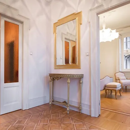 Joy On The * Moltrasio